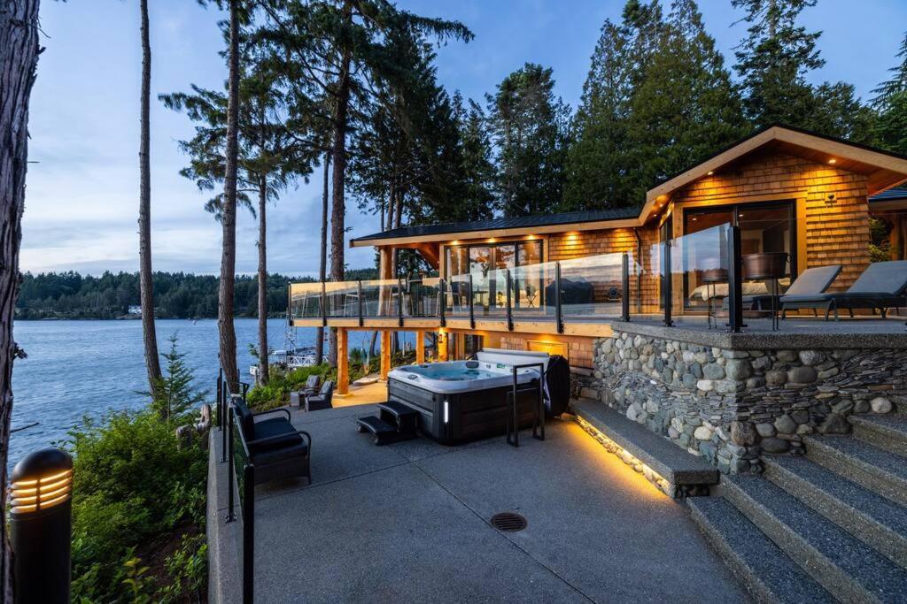 Kingfisher Manor Villa Sooke Exteriör bild