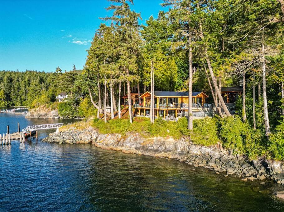 Kingfisher Manor Villa Sooke Exteriör bild