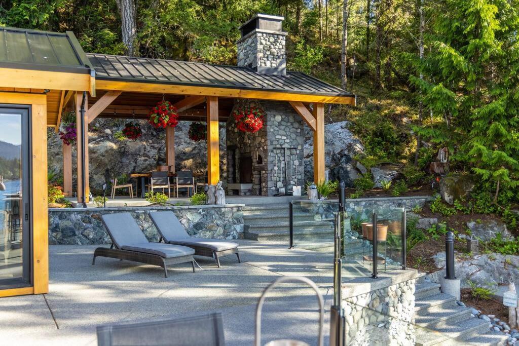 Kingfisher Manor Villa Sooke Exteriör bild