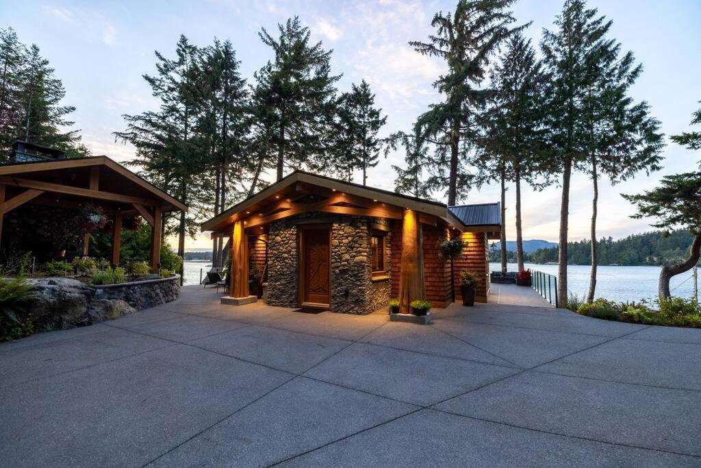 Kingfisher Manor Villa Sooke Exteriör bild
