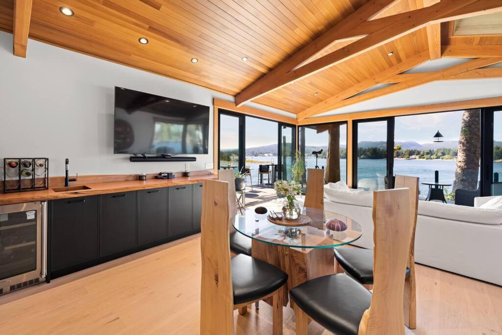 Kingfisher Manor Villa Sooke Exteriör bild