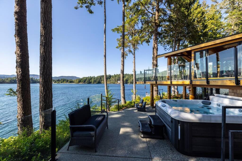 Kingfisher Manor Villa Sooke Exteriör bild