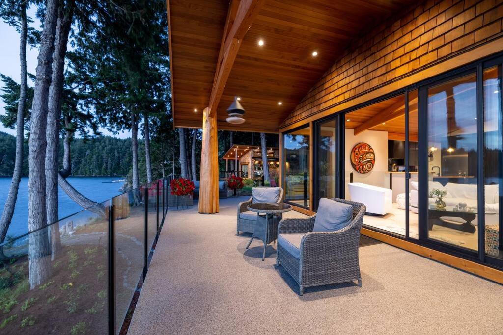 Kingfisher Manor Villa Sooke Exteriör bild