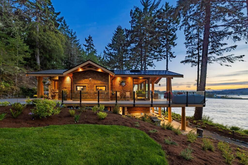Kingfisher Manor Villa Sooke Exteriör bild