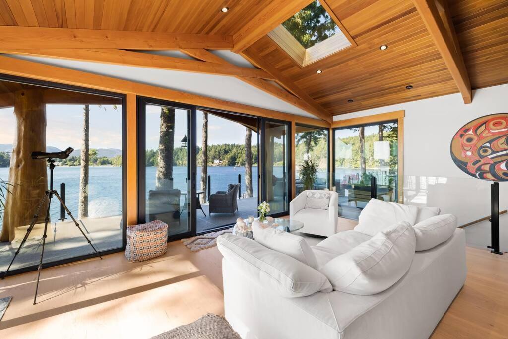 Kingfisher Manor Villa Sooke Exteriör bild
