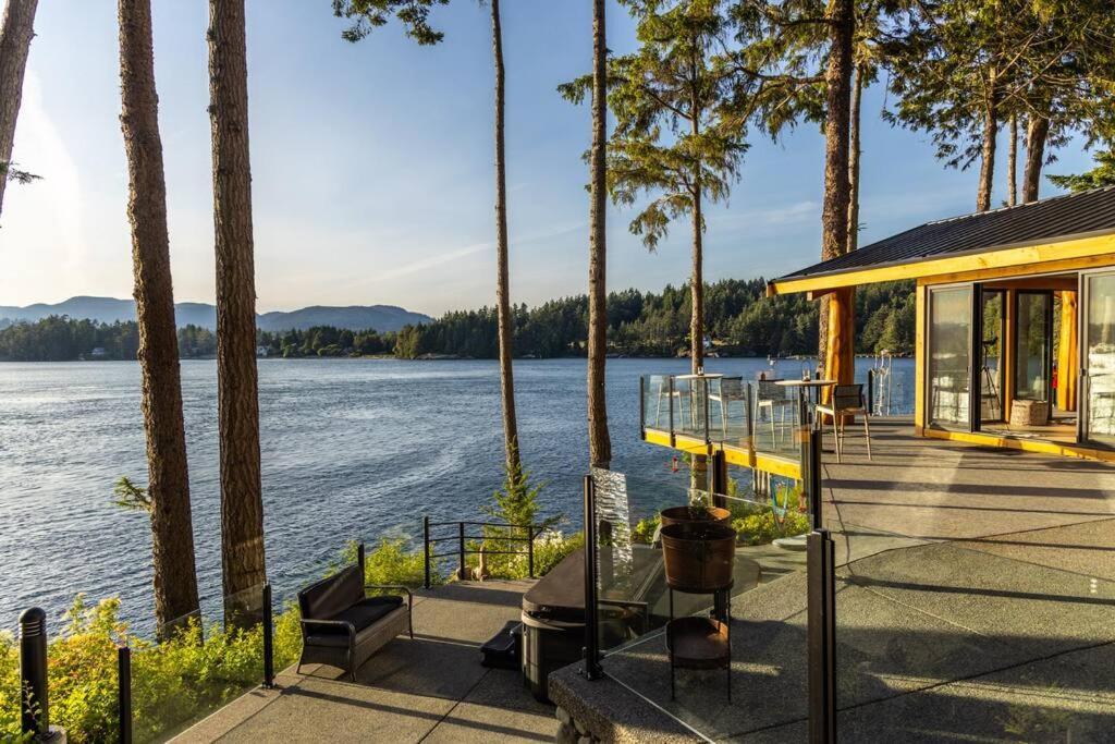 Kingfisher Manor Villa Sooke Exteriör bild