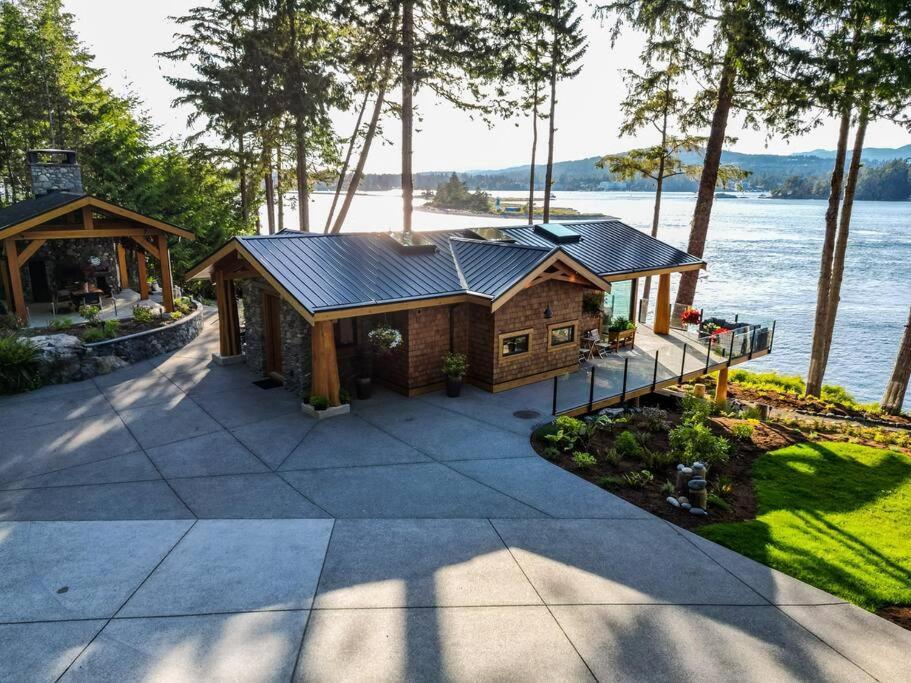 Kingfisher Manor Villa Sooke Exteriör bild