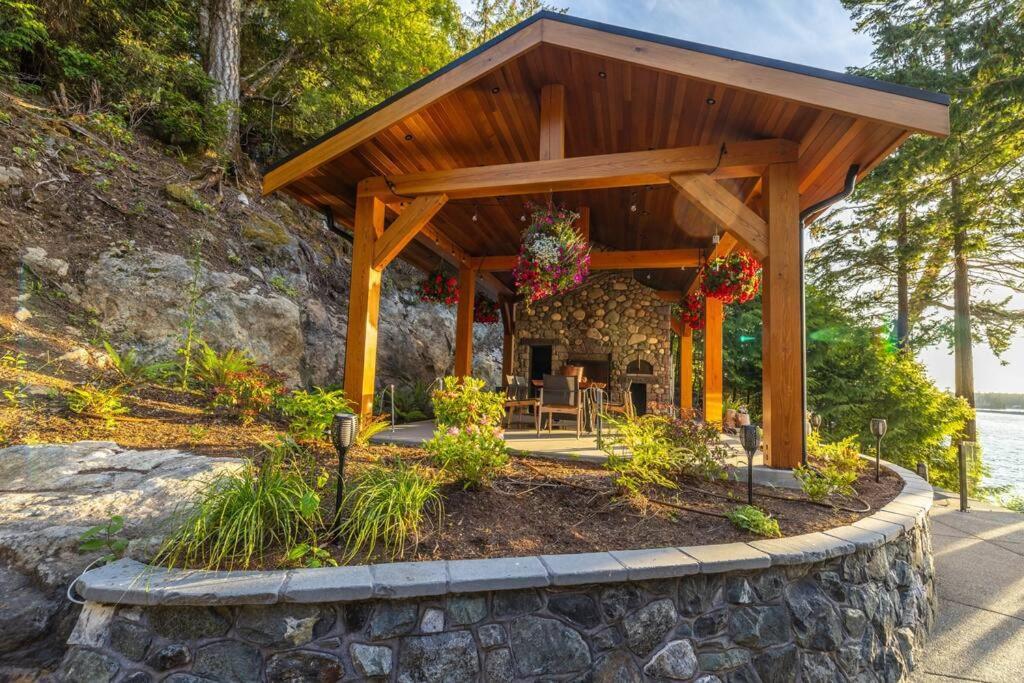 Kingfisher Manor Villa Sooke Exteriör bild