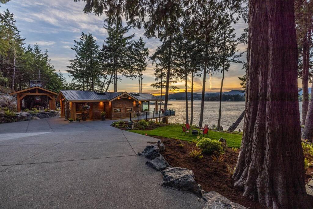 Kingfisher Manor Villa Sooke Exteriör bild
