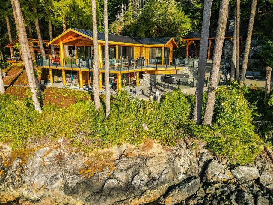 Kingfisher Manor Villa Sooke Exteriör bild